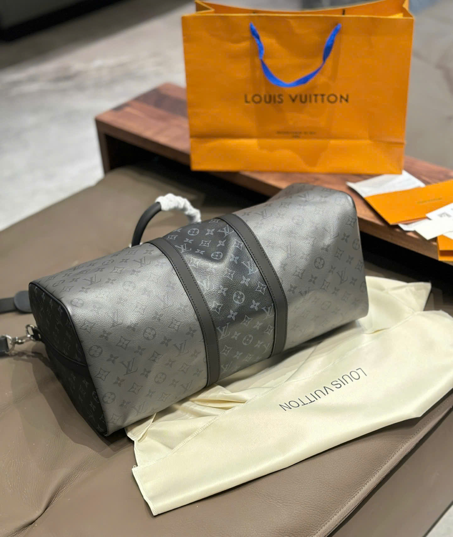 Túi trống du lịch Louis Vuitton LV Đen phối Xám họa tiết hoa vân logo LV size 50cm Like Auth Fullbox phụ kiện PLD